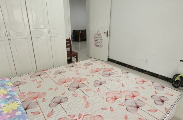 民生凤凰城四号院，孝心一楼。房东自住。看房方便