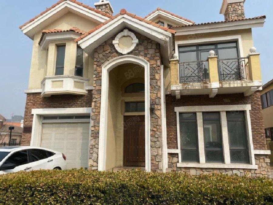 天嘉湖花园6室2厅5卫344㎡南北410万