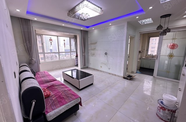 当代东昌丽都附近星美电梯房精装三室双阳台总高18层带车位和储