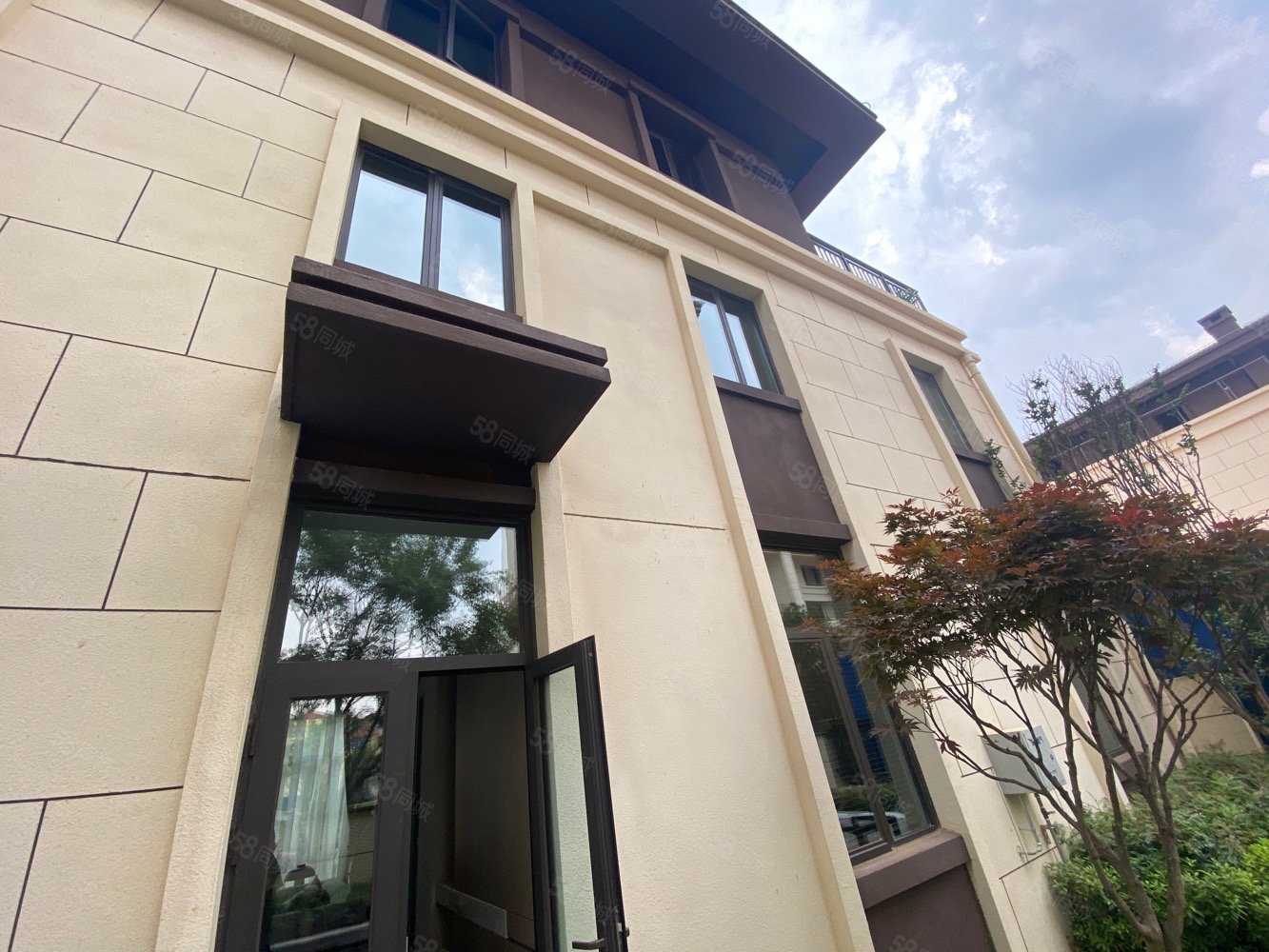 海棠城别墅建水很稀有的房子很有特点的房子