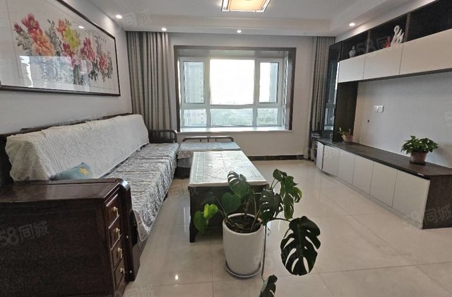 昌润路东   家具精装修 边户拎包可入住的房子 带储免大税