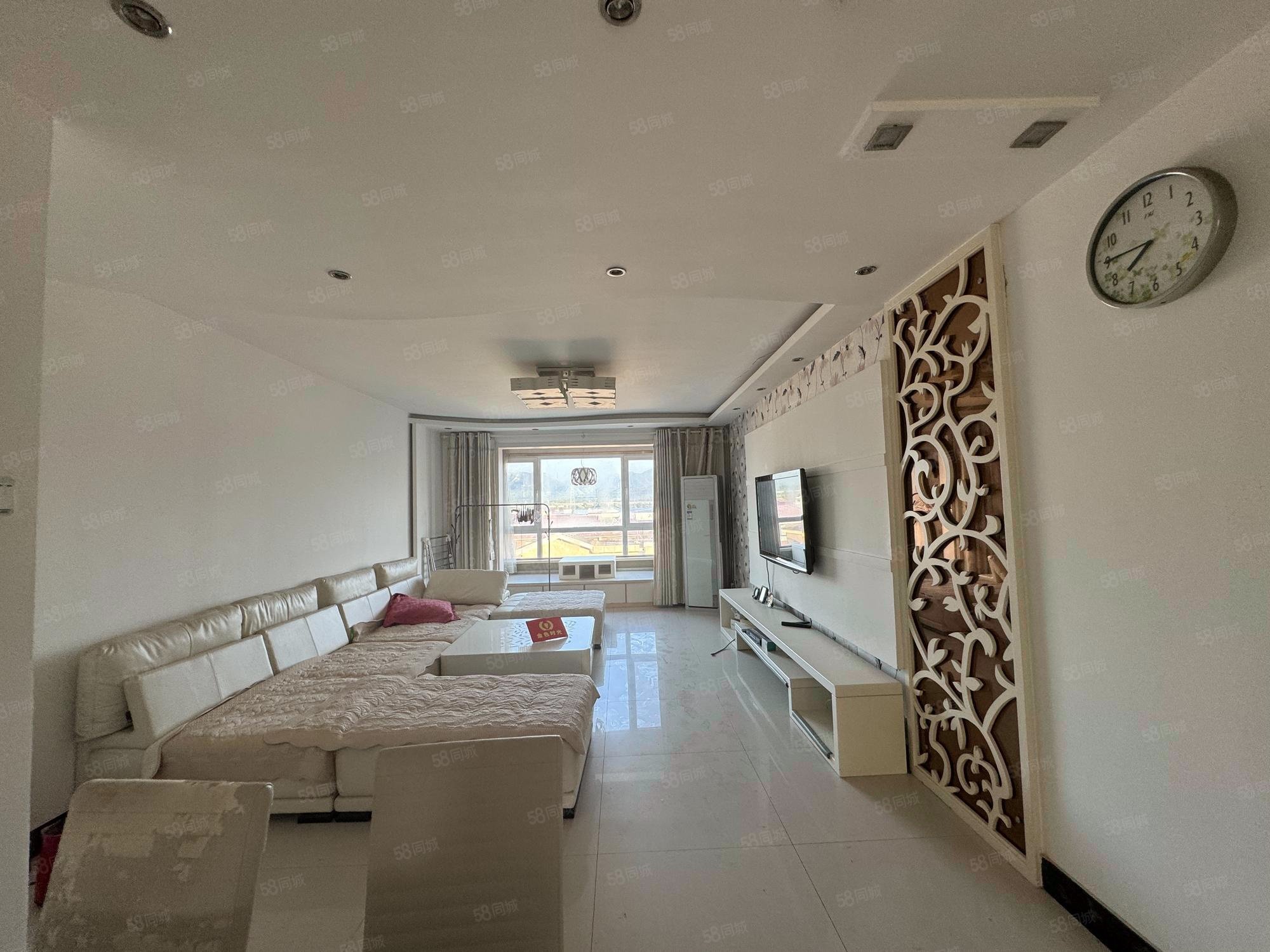 柏林山水3室2廳2衛(wèi)128.58㎡南北221萬(wàn)