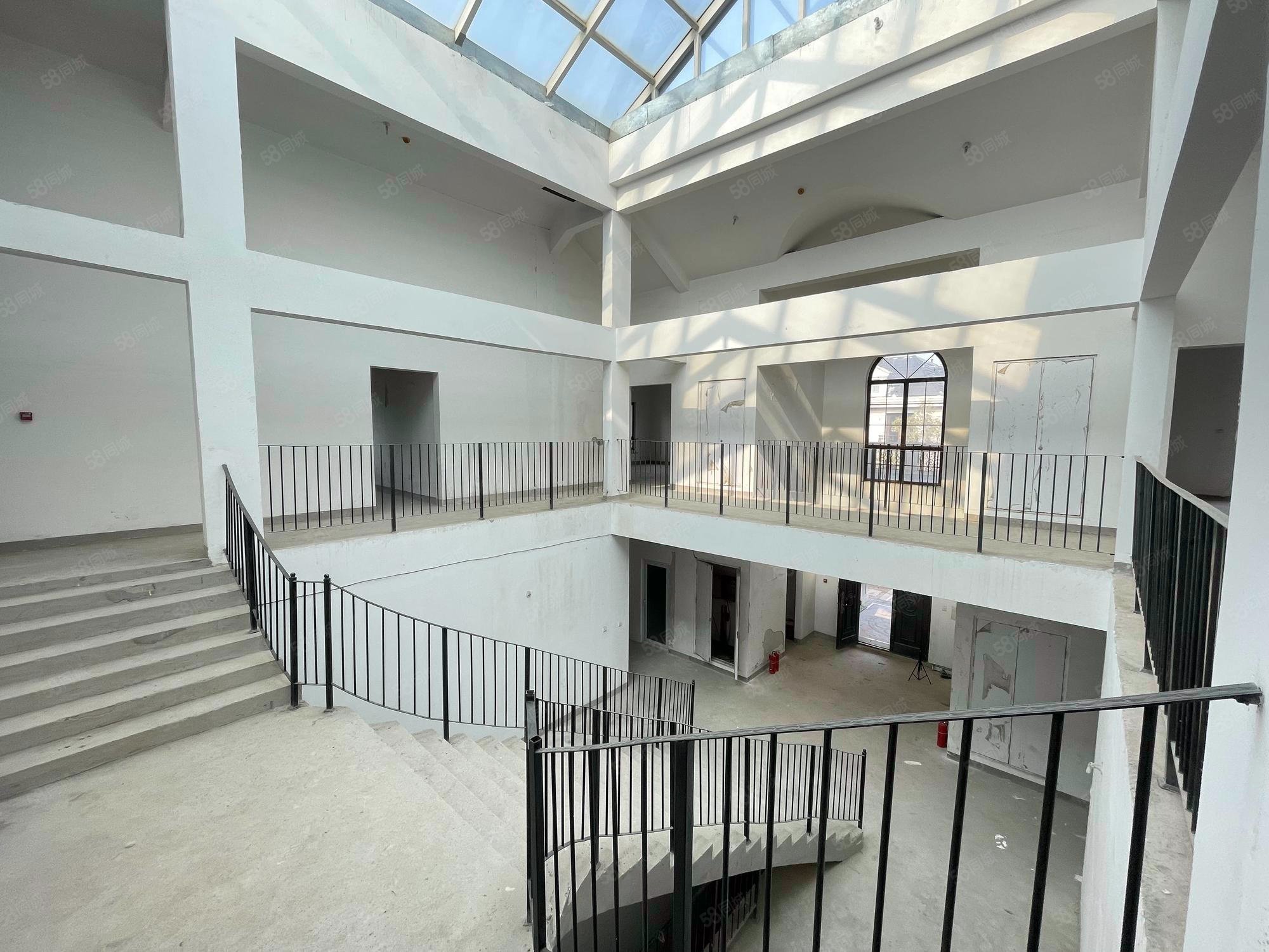 財(cái)富公館8室3廳5衛(wèi)1652㎡南北6000萬(wàn)