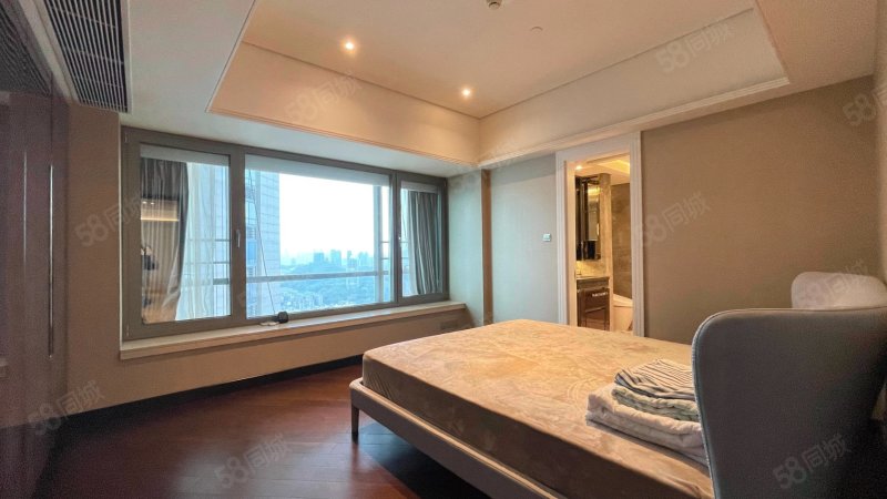 东海国际公寓2室2厅2卫143.56㎡南北1260万