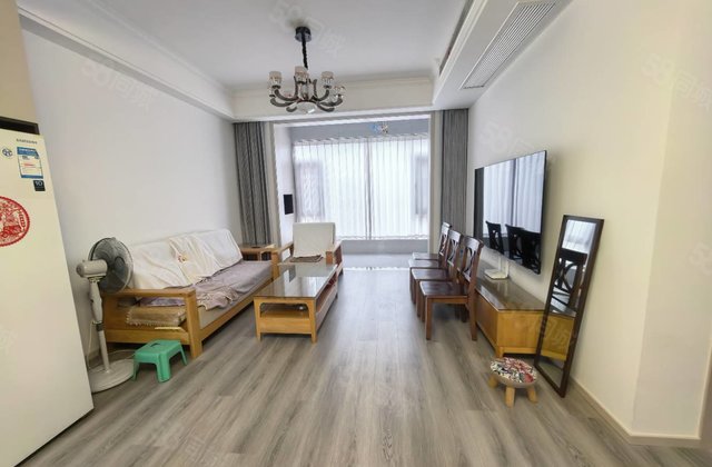 绿地悦澜山3室2厅136㎡105万二手房图片