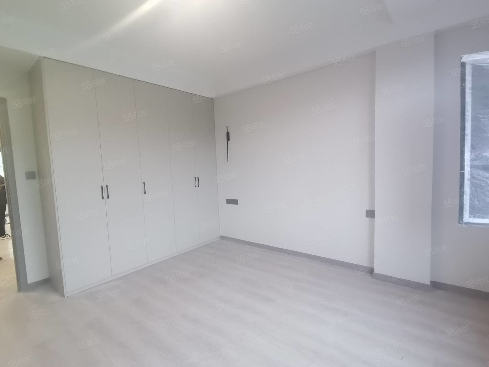 翠光一区3室2厅2卫104㎡南北78万