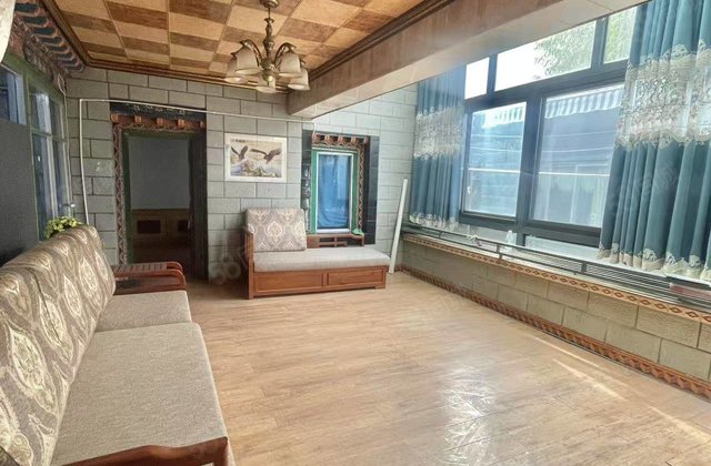 农行退休基地5室1厅278㎡150万二手房图片