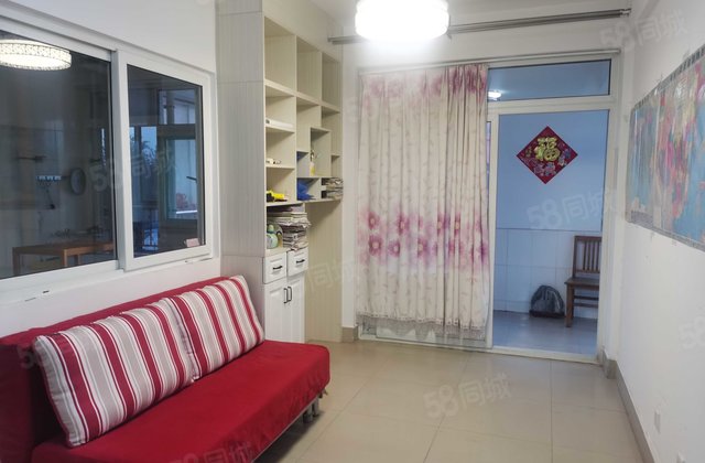 中间层 有电梯 商业配套齐全 南向采光好 送地下室 房东自荐