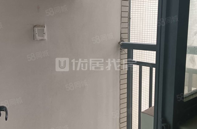 德天国际广场二期3室2厅130㎡65万二手房图片