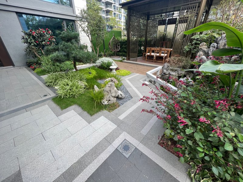 湖边上万景峰汇下叠别墅带私家大花园中庭不临路采光好