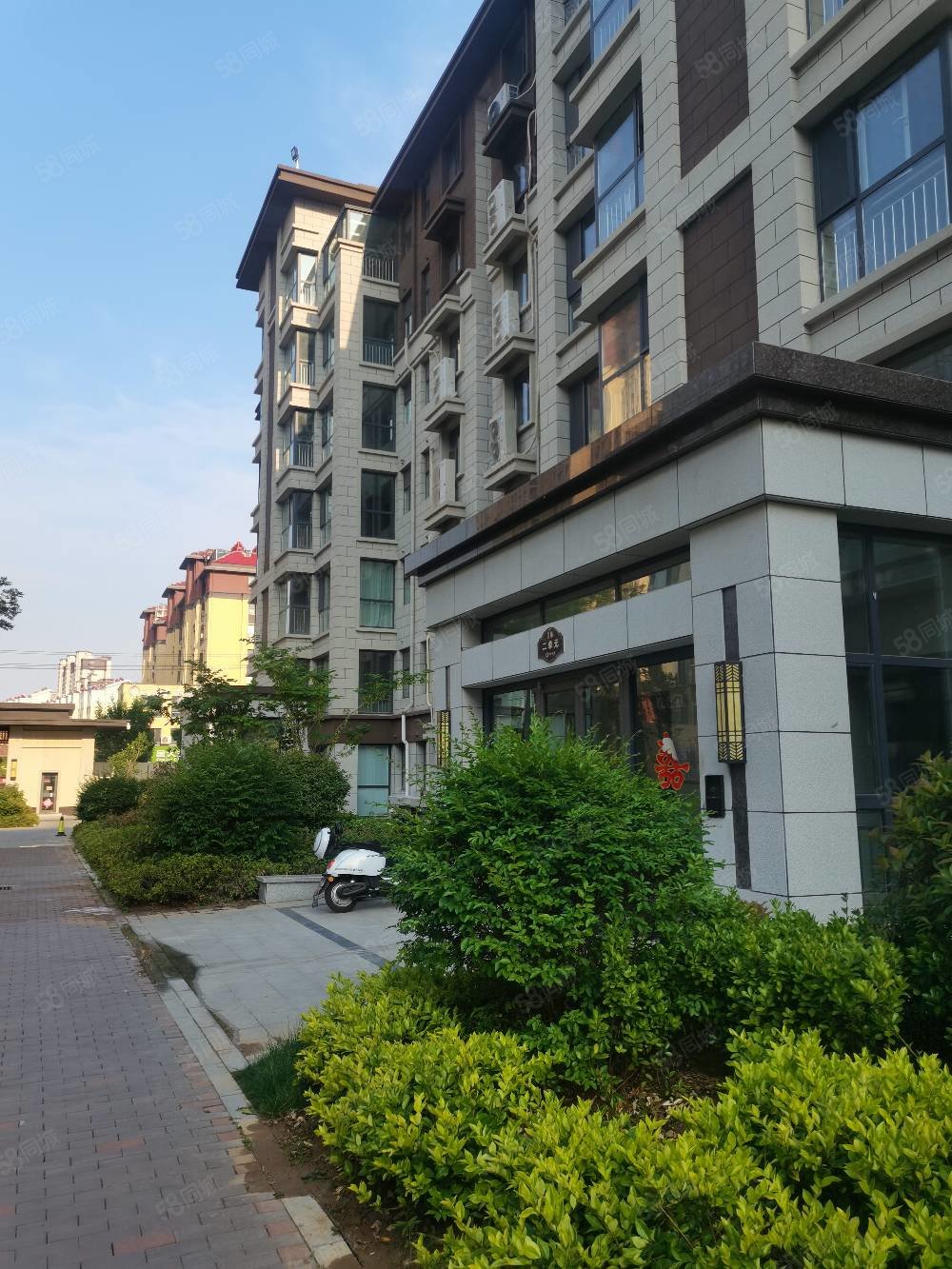 宝信龙港3室2厅2卫147㎡南北185万