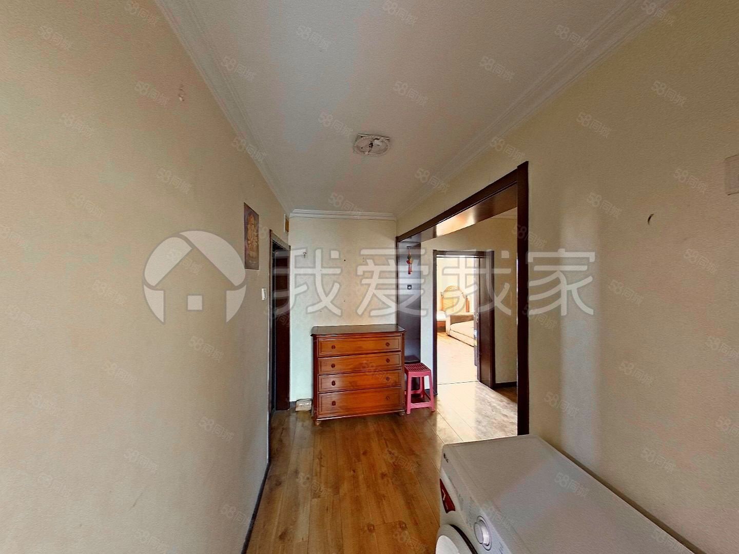 東方東路小區(qū)2室1廳1衛(wèi)59.33㎡南300萬