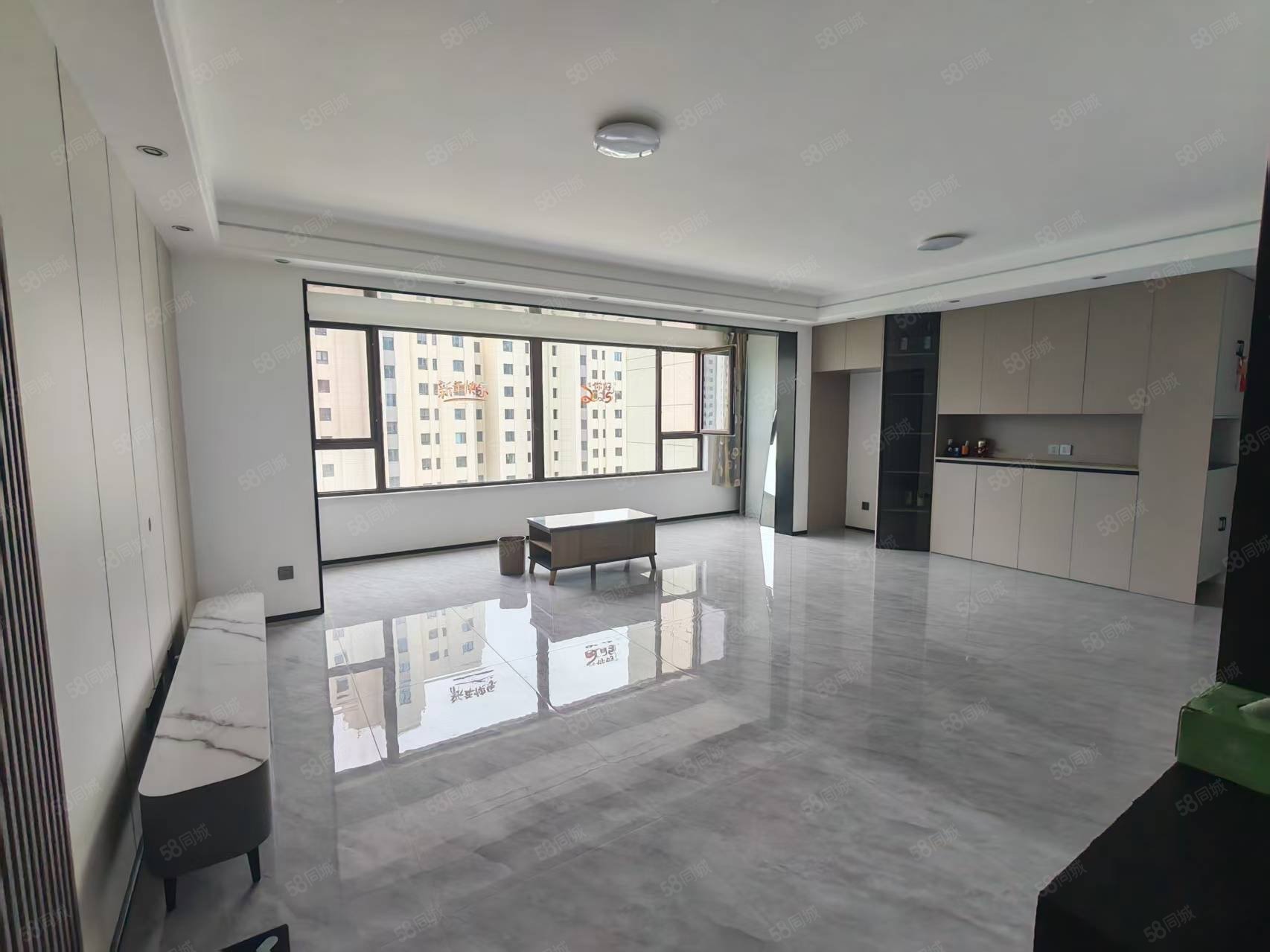 绿地斐勒公馆3室1厅1卫126㎡南85万