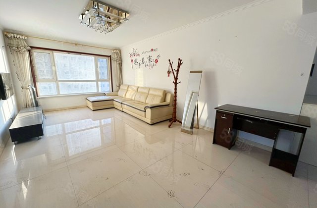 法国小镇3室2厅128.91㎡65万二手房图片