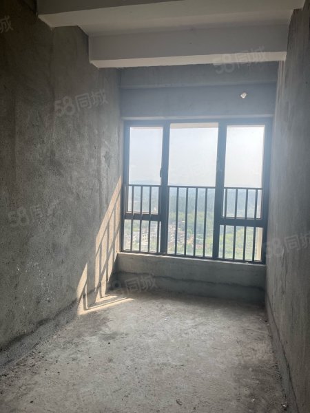 悦景康城天韵4室2厅2卫104㎡南65万