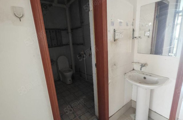 文轩本部 电业局五院 中间楼层三室两 厅 停车方便