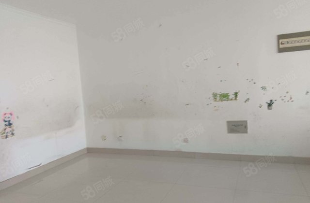 月季公园旁，电梯洋房三室两厅两卫，带18平地下室，免大税