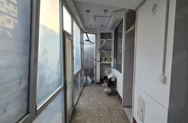 湖边一楼带院三室看房有钥匙