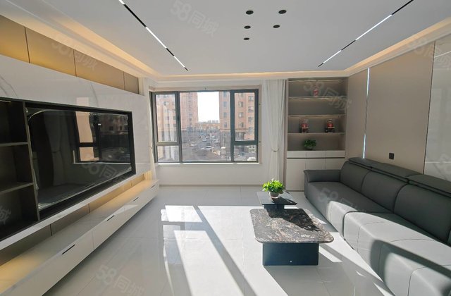 居然青年城3室2厅130㎡69万二手房图片