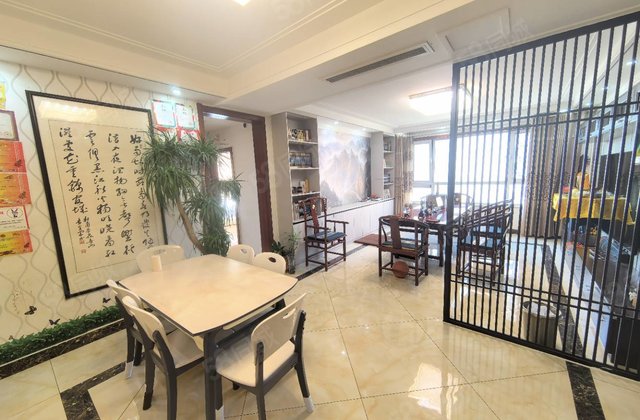 昌润莲城祥和园四室 双车位有储藏室 楼层好 边户南北通透