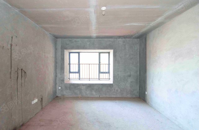 璞悦府4室2厅146.11㎡130万二手房图片