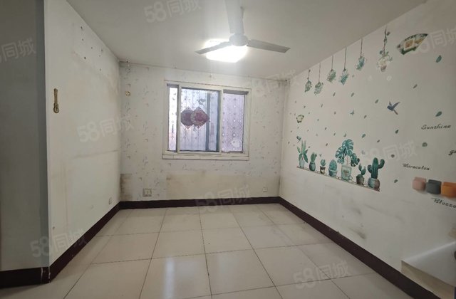 阳光花园小区，市中心位置，十一中，振兴路，水城医院，地暖房