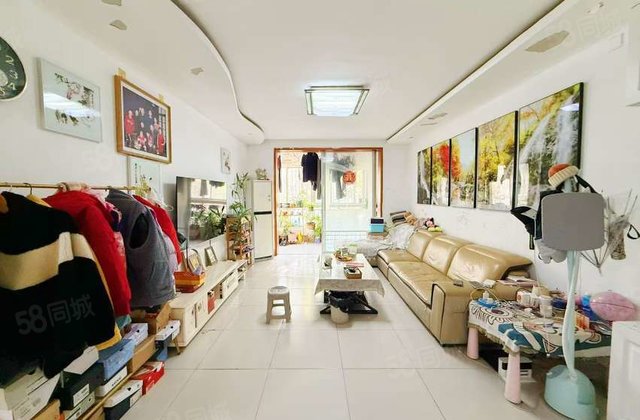 急售富贵花园小区 汇金街   一楼 户型很好 价格不高