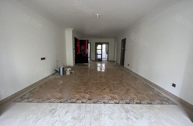 国岳府负一加一洋房带院 赠子母车位免大税 着急出售 可大刀