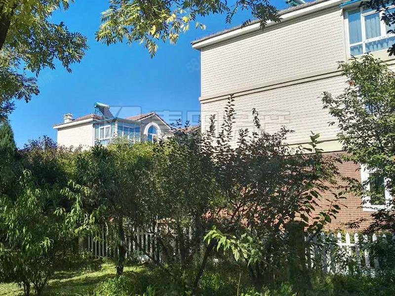 吉晟別墅4室2廳3衛(wèi)224.96㎡東南970萬