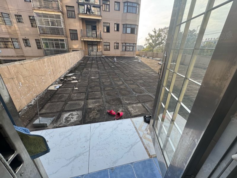 瑞湖家园3室1厅2卫127.47㎡南65万