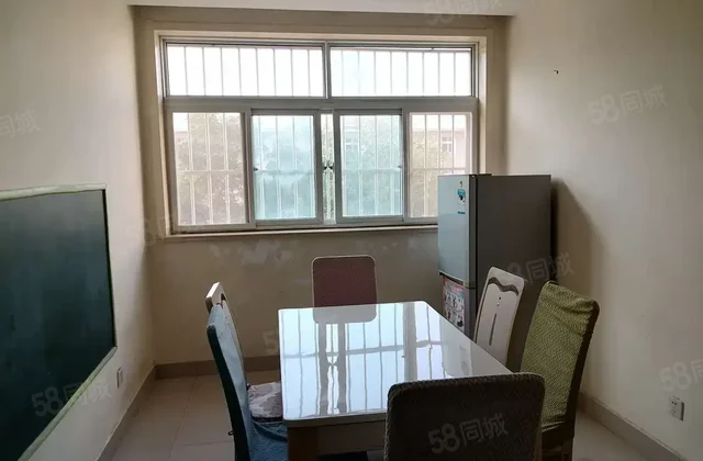 市中心 柳园路上 2011年左右地暖房 三室 带车库