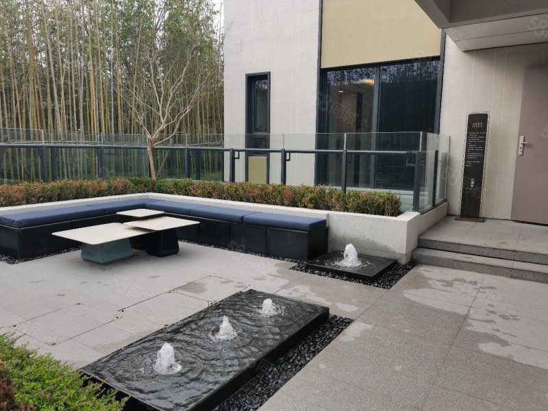 东滩云墅 合院户型 客厅地下室均有挑高 大花园住宅