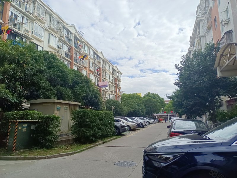 绿地御桥苑3室2厅1卫87.28㎡南北550万