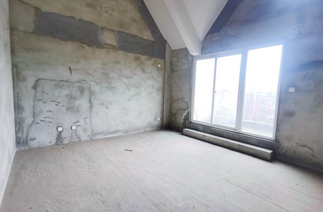 海高伦美林国际社区5室2厅136.57㎡94万二手房图片