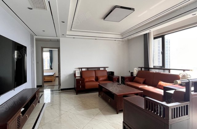 急售开发区百合新城观景房 四室两厅两卫 带车位储藏室