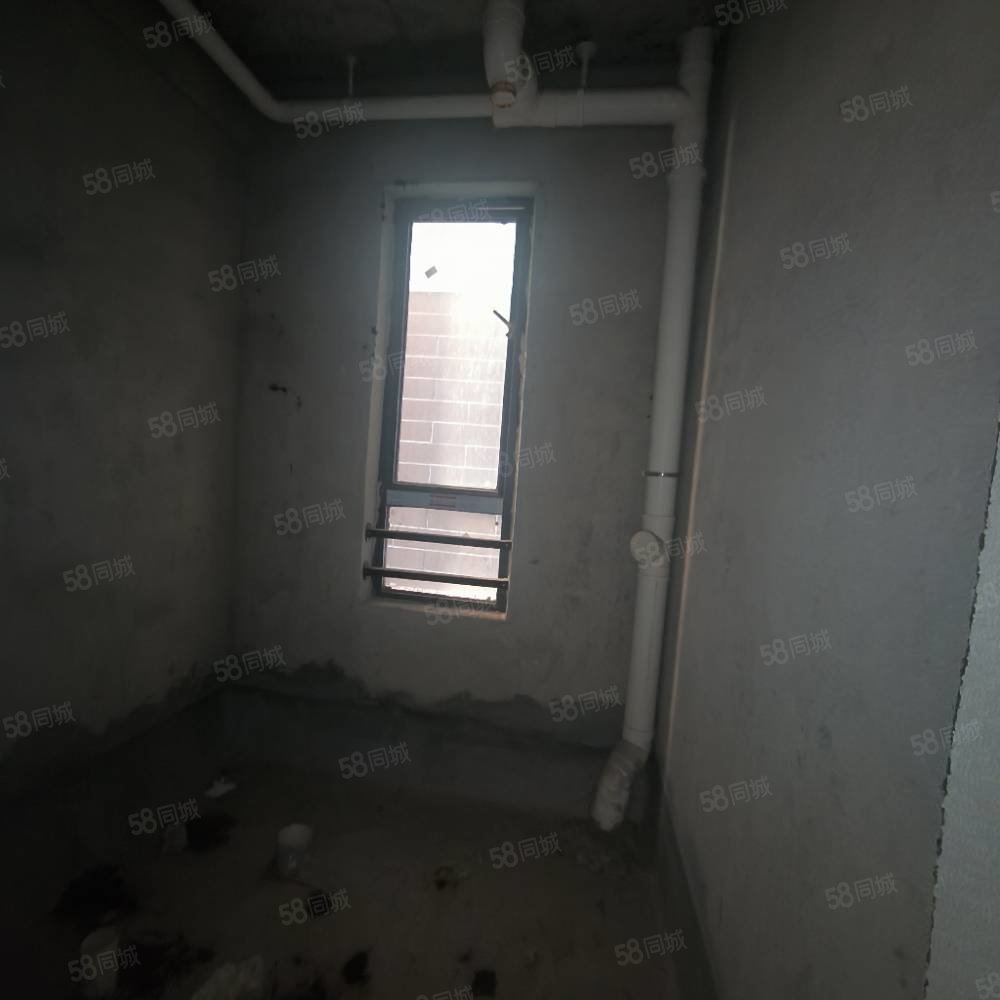 天御蓝湾7室2厅4卫126㎡南北140万