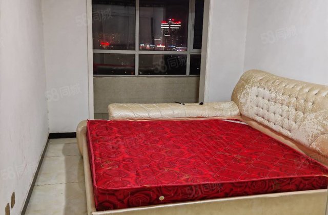 中景华庭B区(公寓住宅)3室2厅118㎡82万二手房图片