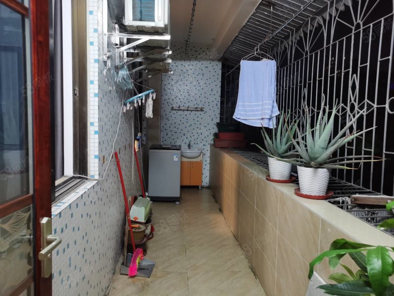 方兴花园4室2厅2卫118㎡南57.8万