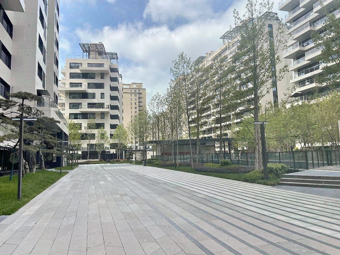 着急出,没有大税,70 年住宅产权,没有住过人,雁栖玫瑰园-西安58同城