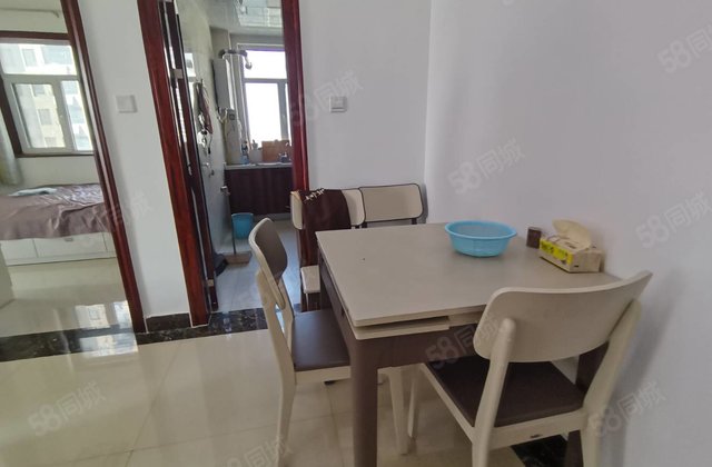 湖边金柱绿城带车位随时看房