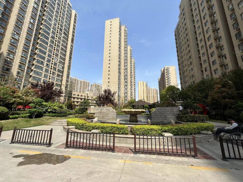 赔钱出售 港汇花园 188平大四室 送车位 送家具家电送装修