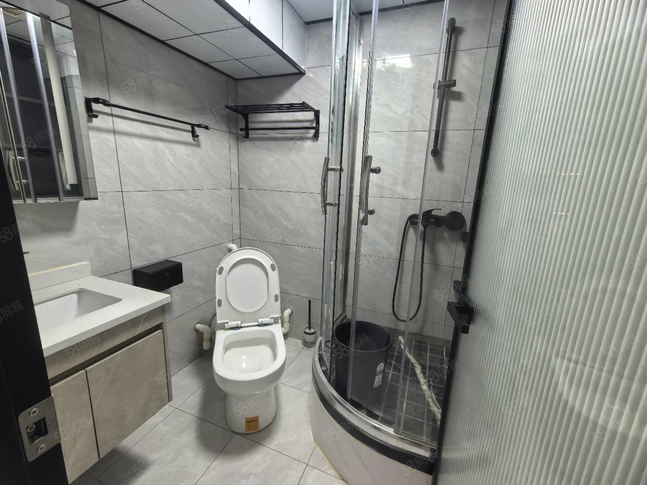 港中旅公元6室2厅3卫143㎡南北189万