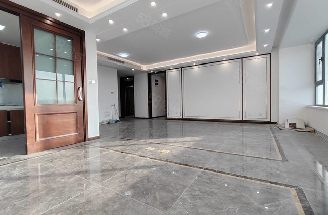 一手 203 万168平四室朝阳 精装边户 送车储城市芳华