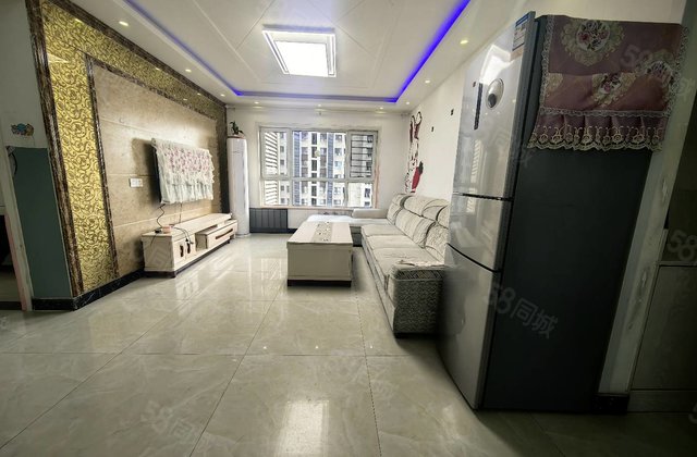 新出阿卡 精装房 带车位储藏室采光好 随时看房可按揭