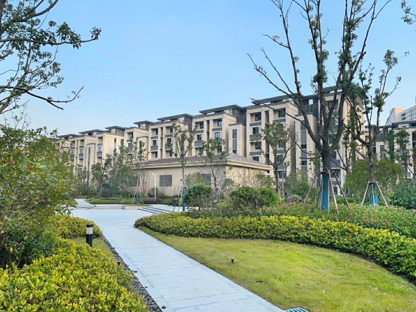 碧桂园湖悦天境花园4室2厅3卫125㎡南北255万