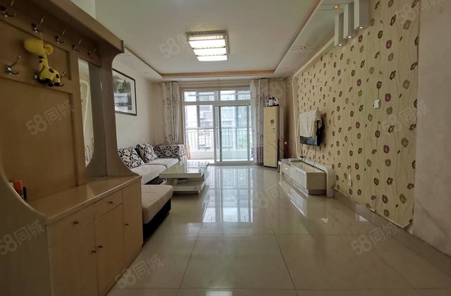 湖边房，花园里，南北双阳台，双卫，全明户型