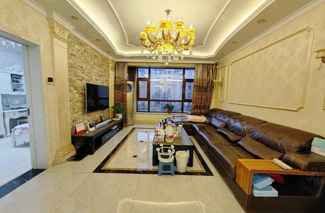 绿地海域中央墅(B区)3室2厅136.47㎡135万二手房图片