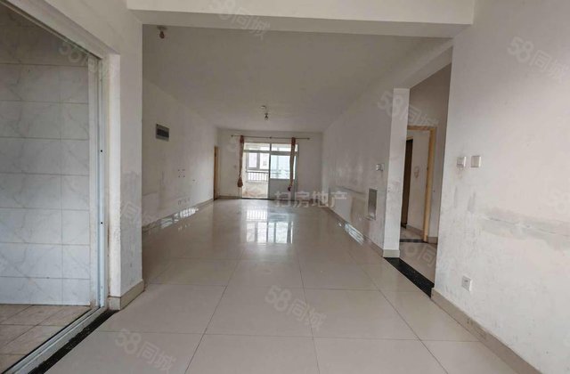 房东急售 大三室 储藏室 费用低 保证真实 随时带看 诚心出