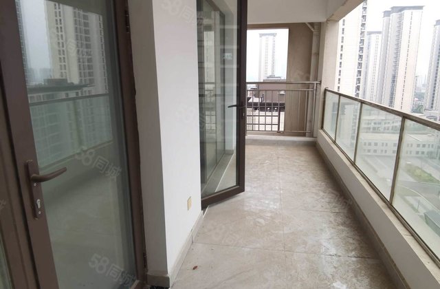 万达广场 建设路 好楼层 带车位 双阳台 业主急售 可谈