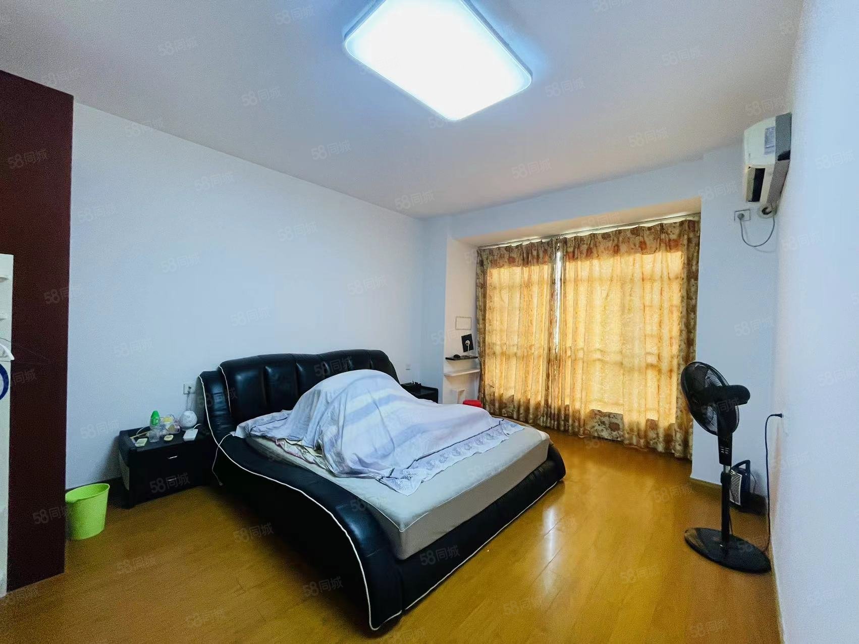 碧桂园翠堤春晓4室2厅2卫136.67㎡南49.9万